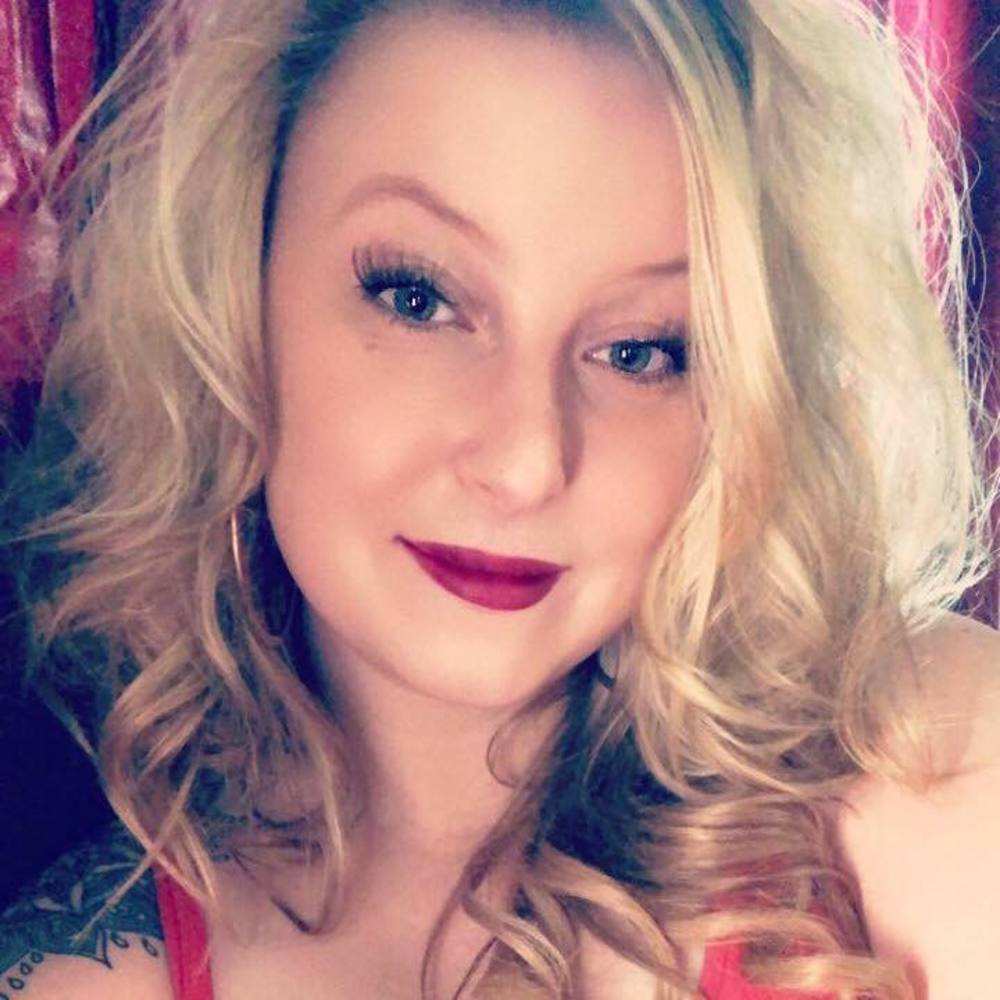 Meet your Posher, Kayce